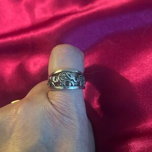 Size 9 Ring. Elephants 925 Silver